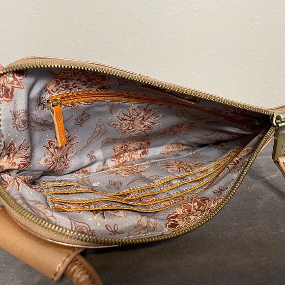 HOBO Brand Sable Metallic Leather Wristlet & Coin Purse - Picture 3 of 8